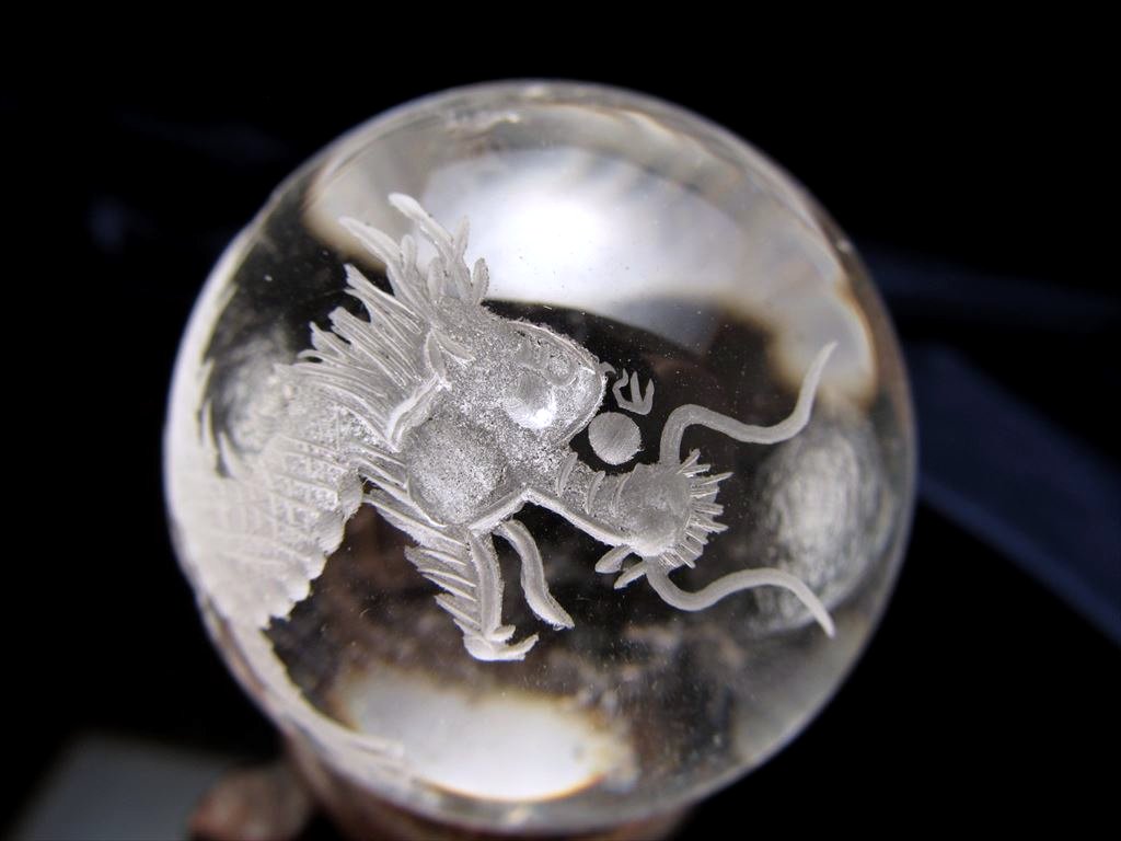 龍彫り水晶丸玉
