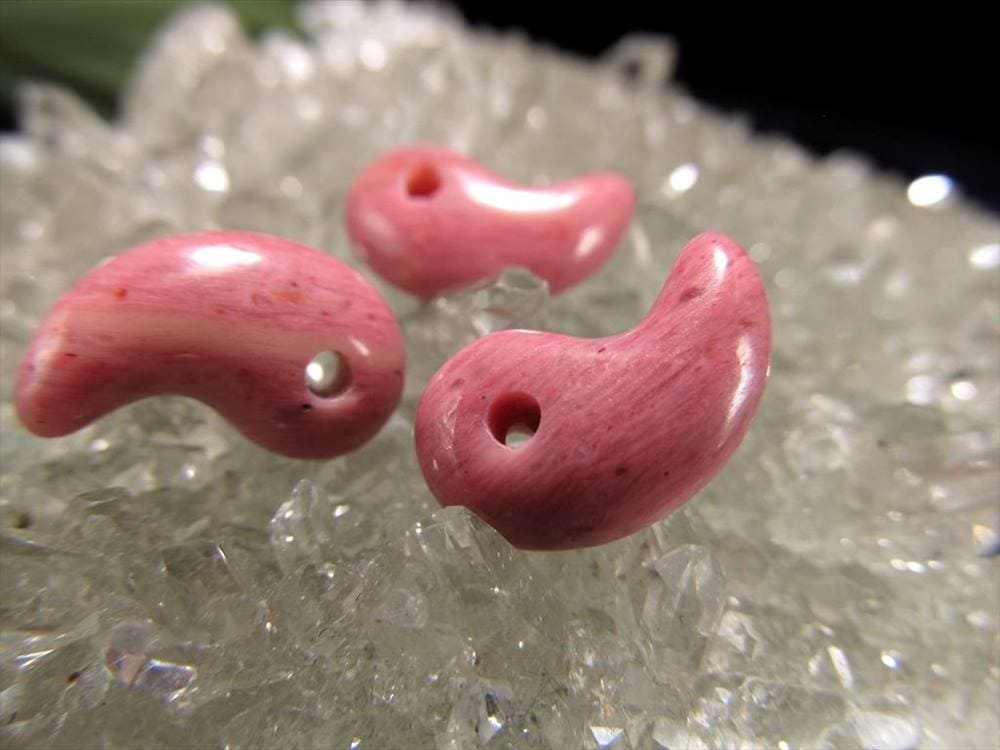 ピーモンタイトシスト 勾玉 まがたま お守り 南アフリカ産