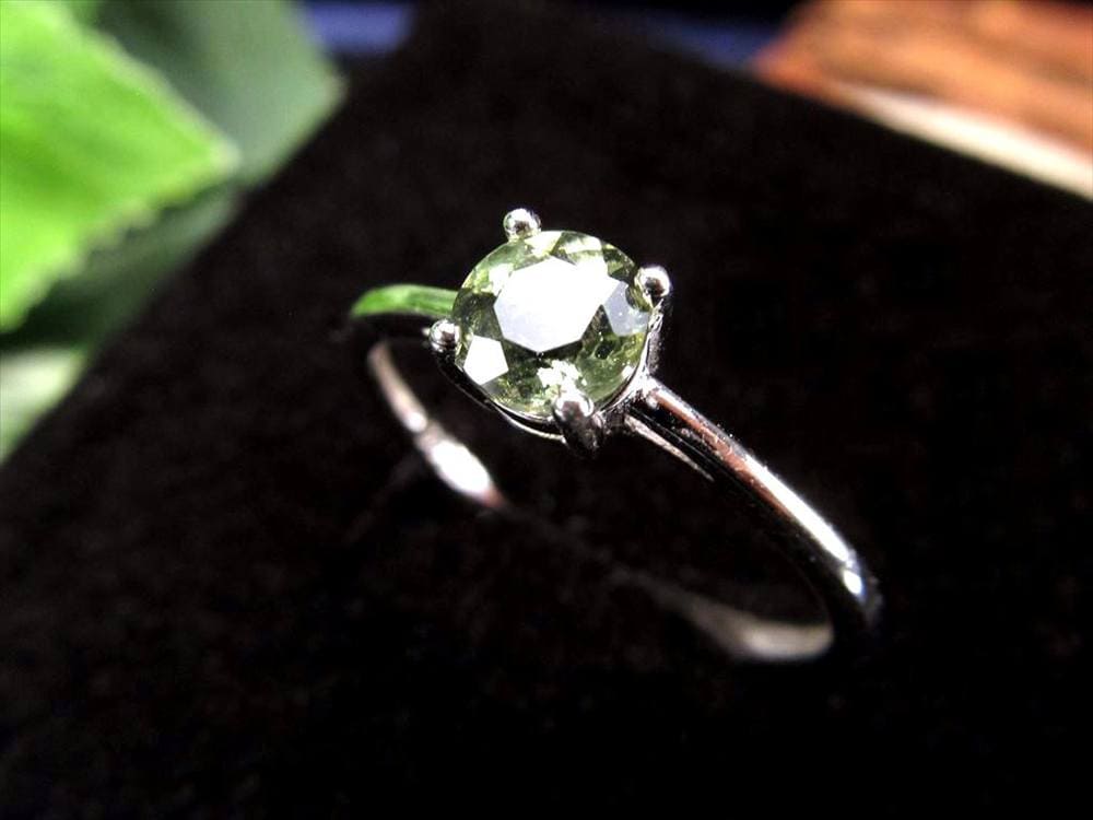 リング アクセサリー 隕石 モルダバイト 指輪