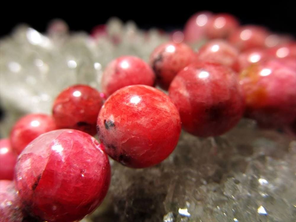 ロードナイト 薔薇輝石 Rhodonite ビーズ 一連