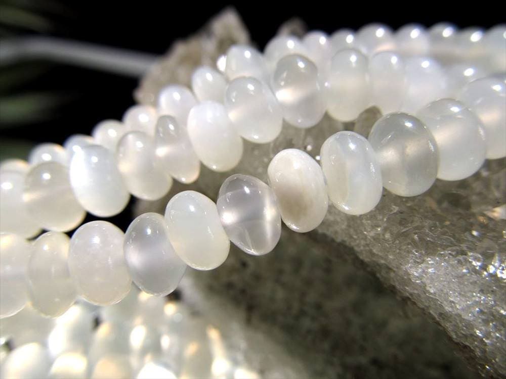 ホワイトムーンストーン 月長石 フェルドスパー ビーズ ボタン