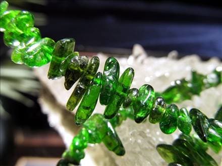 クロムダイオプサイド 緑色透輝石 さざれ サザレ 連