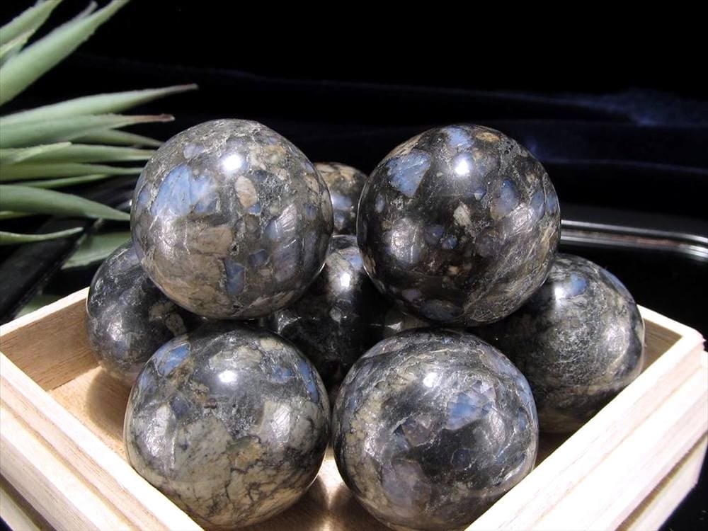 ケセラストーン メロディー女史 丸玉 スフィア 置物