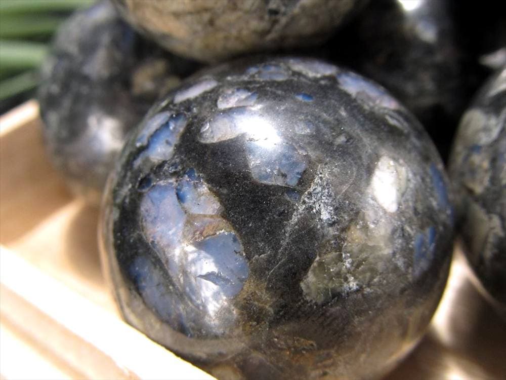 ケセラストーン メロディー女史 丸玉 スフィア 置物