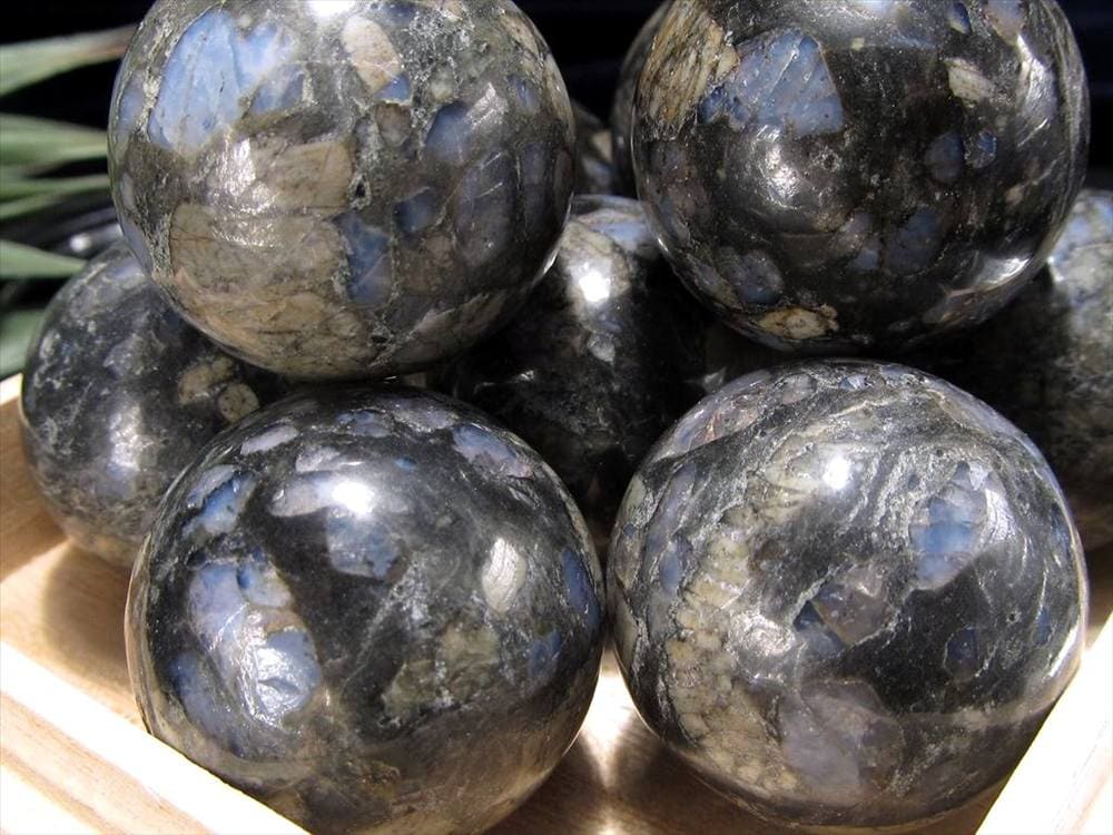 ケセラストーン メロディー女史 丸玉 スフィア 置物