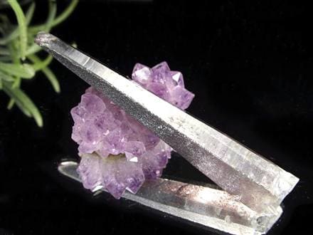 ヘマタイトオンクォーツ 赤鉄鉱共生水晶 ヘマタイト 原石 ポイント