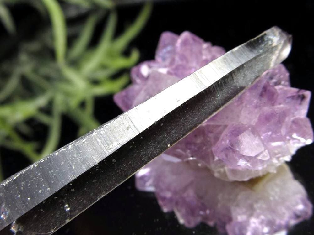 ヘマタイトオンクォーツ 赤鉄鉱共生水晶 ヘマタイト 原石 ポイント