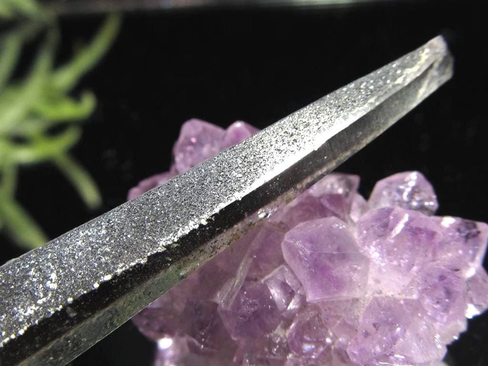 ヘマタイトオンクォーツ 赤鉄鉱共生水晶 ヘマタイト 原石 ポイント