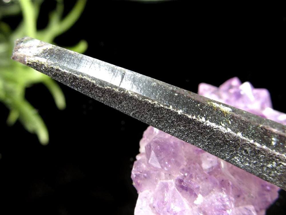 ヘマタイトオンクォーツ 赤鉄鉱共生水晶 ヘマタイト 原石 ポイント