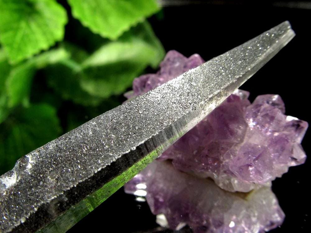 ヘマタイトオンクォーツ 赤鉄鉱共生水晶 ヘマタイト 原石 ポイント