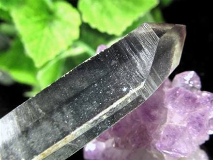 ヘマタイトオンクォーツ 赤鉄鉱共生水晶 ヘマタイト 原石 ポイント