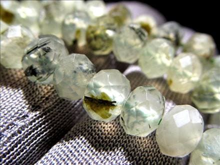 プレナイト 葡萄石 繊細ボタンカット ビーズ連 連材