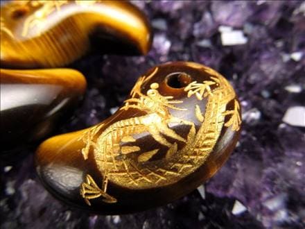 龍彫り タイガーアイ 虎目石 勾玉 まがたま 南アフリカ産