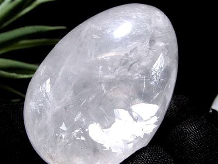 水晶 クリスタルエッグ 水晶たまご 天然石 彫刻置物