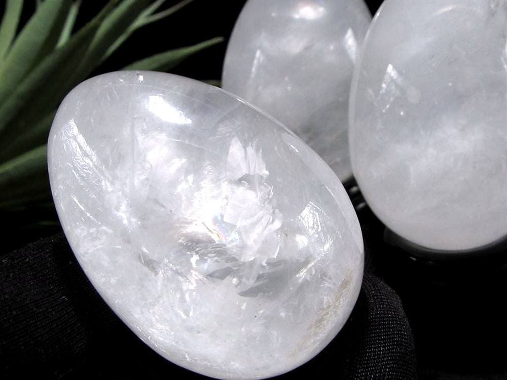 水晶 クリスタルエッグ 水晶たまご 天然石 彫刻置物