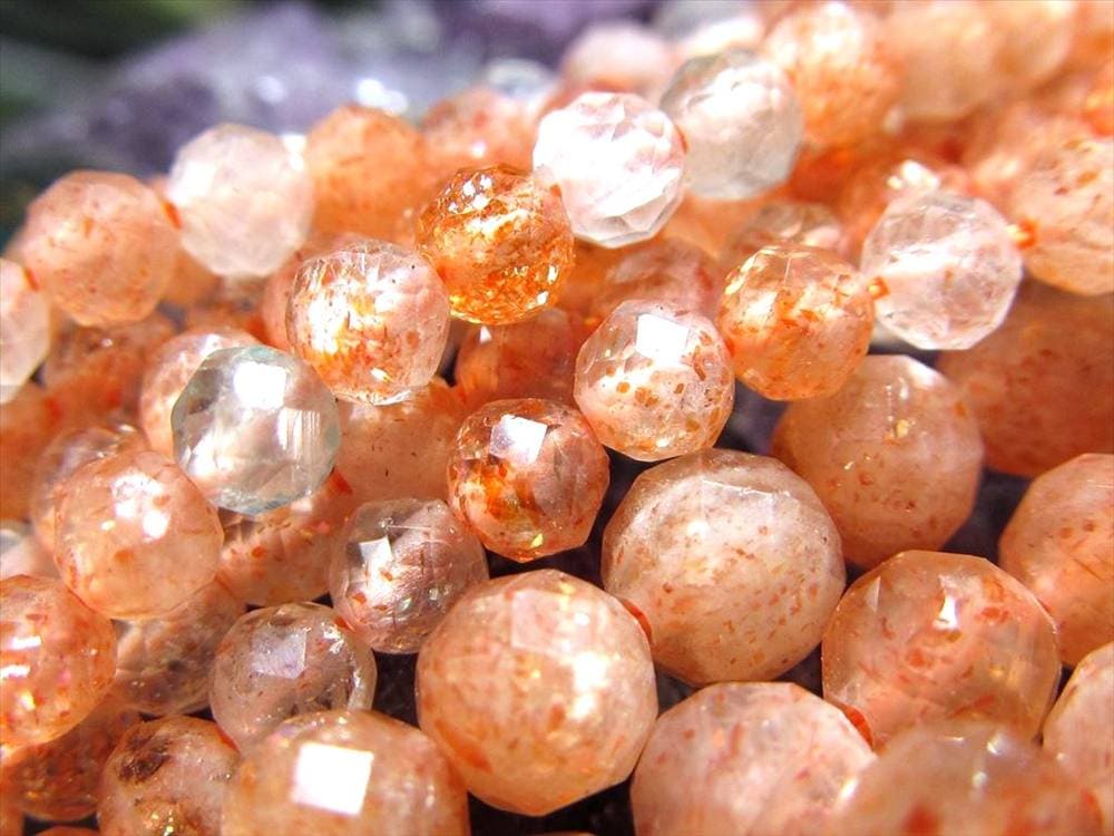 サンストーン,日長石,アベンチュリンフェルドスパー,キューブカット,ビーズ連,連材