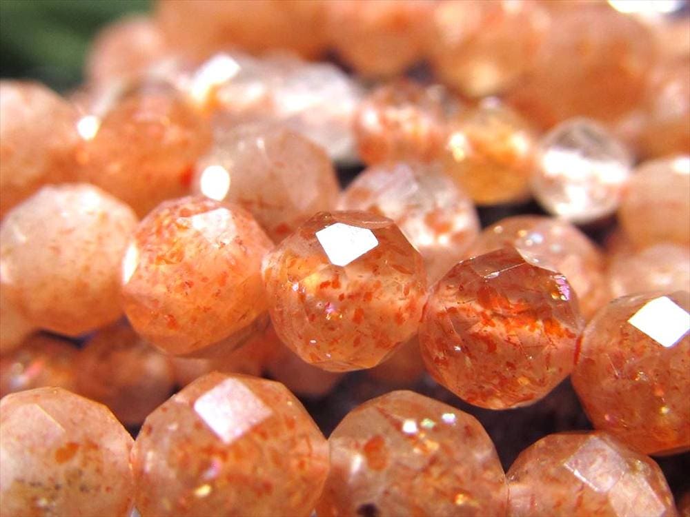 サンストーン,日長石,アベンチュリンフェルドスパー,キューブカット,ビーズ連,連材