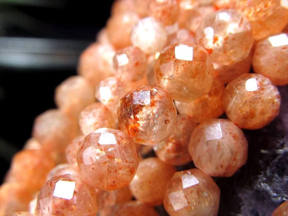 サンストーン,日長石,アベンチュリンフェルドスパー,キューブカット,ビーズ連,連材