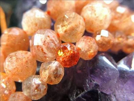 サンストーン,日長石,アベンチュリンフェルドスパー,キューブカット,ビーズ連,連材