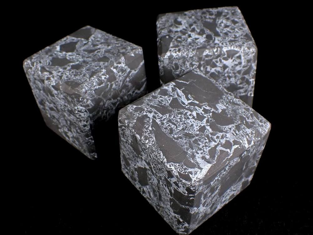 ノンポリッシュシュンガイト