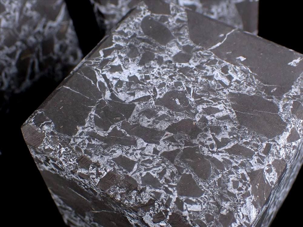 ノンポリッシュシュンガイト