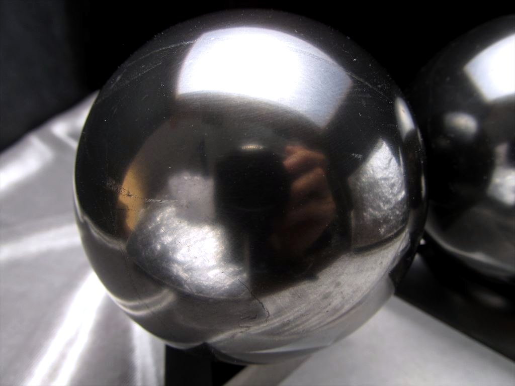 シュンガイト台座付き丸玉