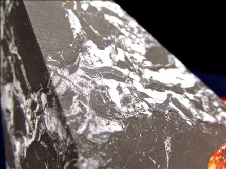 シュンガイト シュンガ石 ピラミッド カレリア共和国産 置物