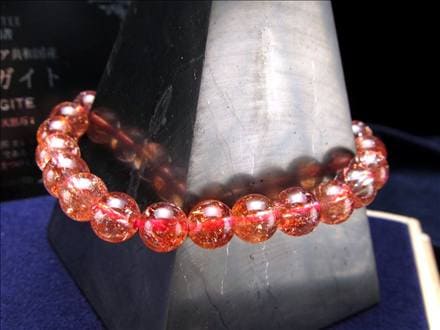 シュンガイト シュンガ石 ピラミッド カレリア共和国産 置物