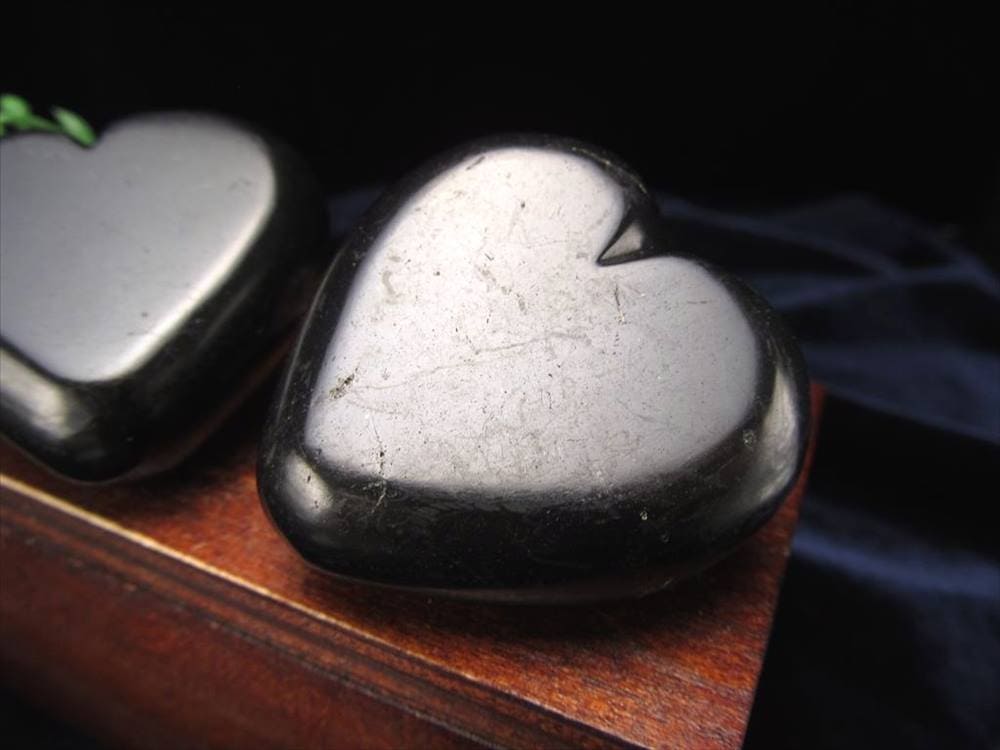 シュンガイトハート