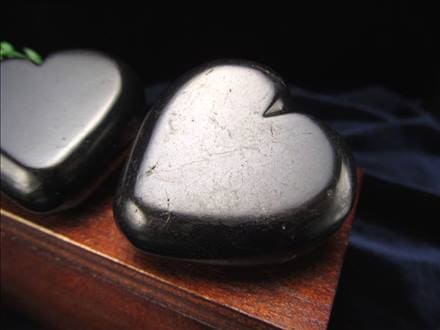 シュンガイトハート