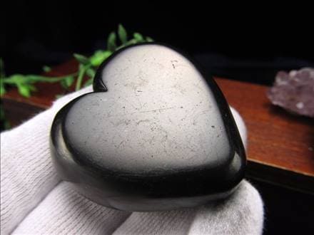 シュンガイトハート