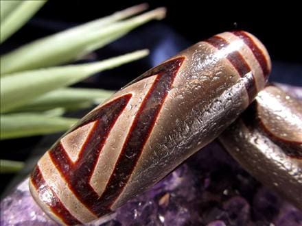 天珠,馬蹄痕天珠,至純天珠,瑪瑙,黒鳶赤紋