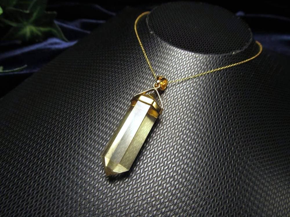 リビアングラス 隕石 アクセサリー ペンダント インパクトガラス