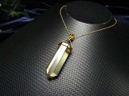 リビアングラス 隕石 アクセサリー ペンダント インパクトガラス