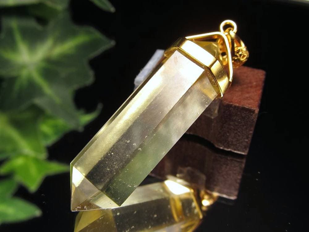 リビアングラス 隕石 アクセサリー ペンダント インパクトガラス