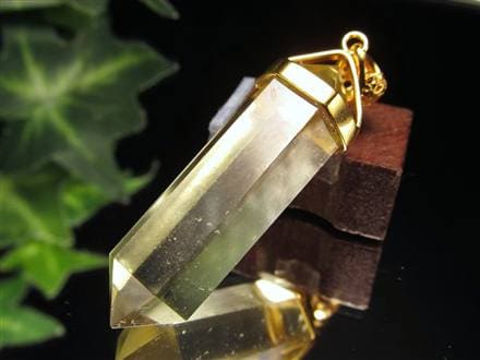 リビアングラス 隕石 アクセサリー ペンダント インパクトガラス