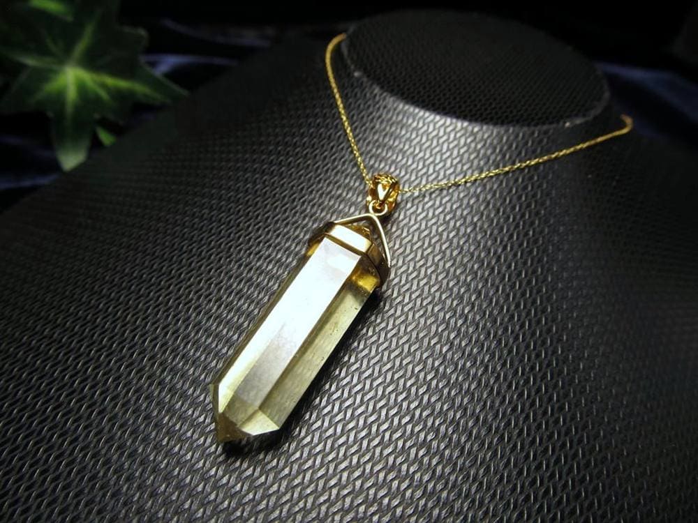 リビアングラス 隕石 アクセサリー ペンダント インパクトガラス