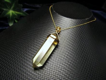 リビアングラス 隕石 アクセサリー ペンダント インパクトガラス