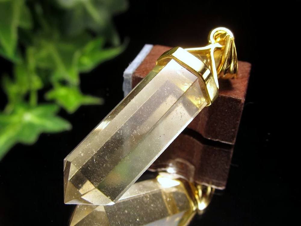 リビアングラス 隕石 アクセサリー ペンダント インパクトガラス