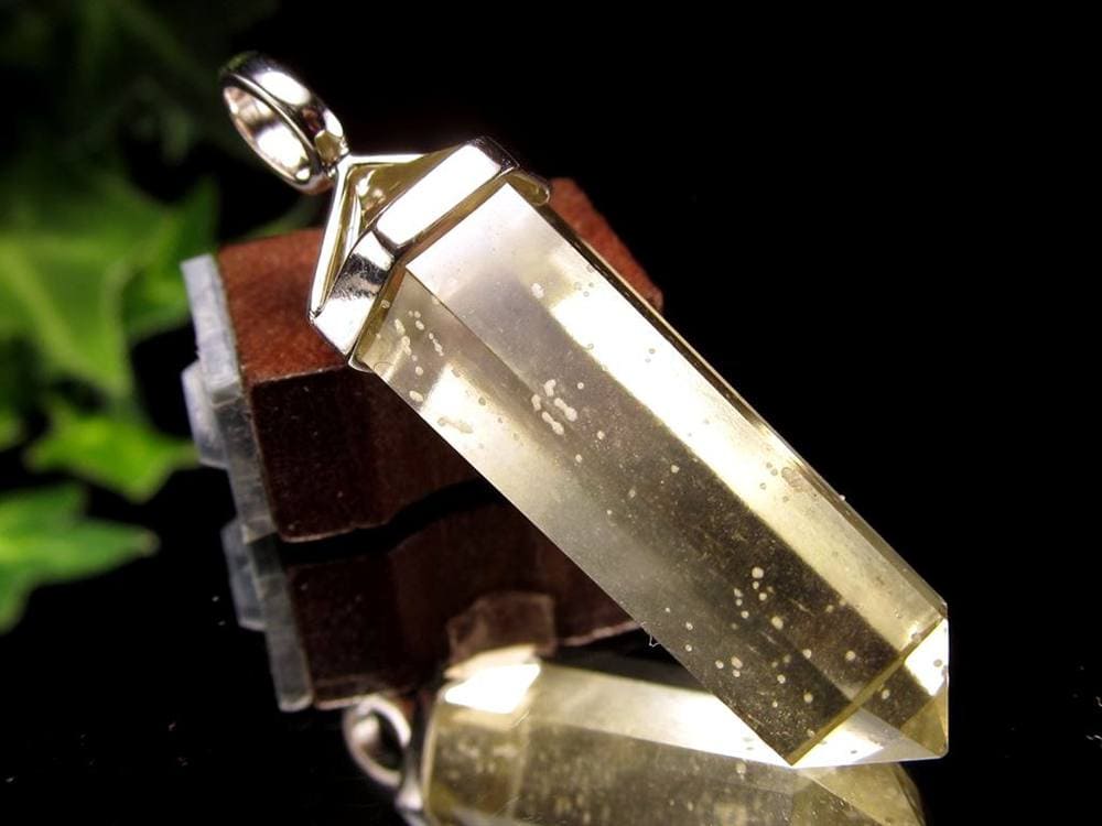 リビアングラス 隕石 アクセサリー ペンダント インパクトガラス