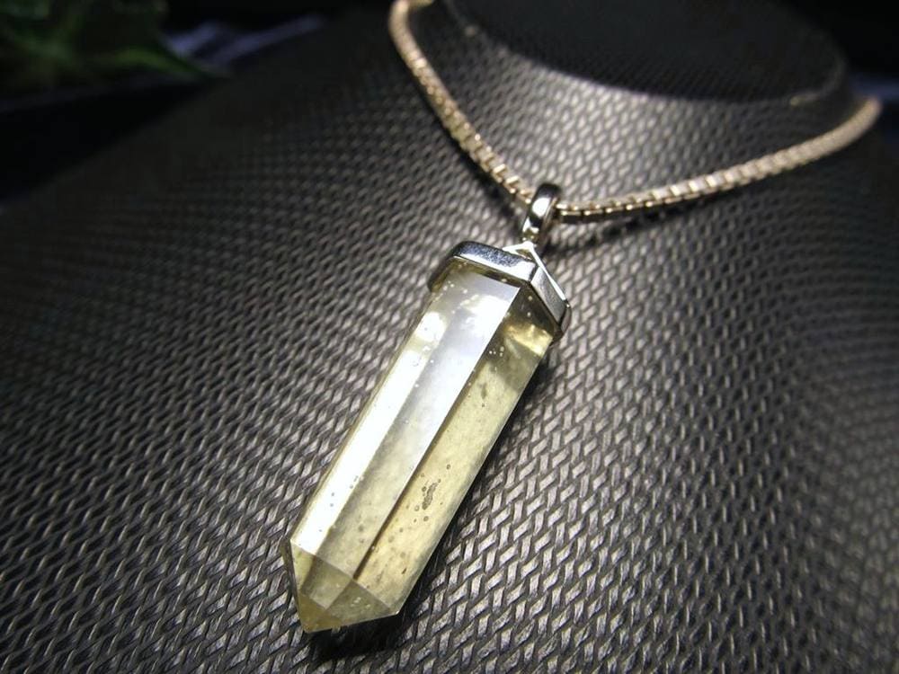 リビアングラス 隕石 アクセサリー ペンダント インパクトガラス