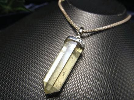 リビアングラス 隕石 アクセサリー ペンダント インパクトガラス