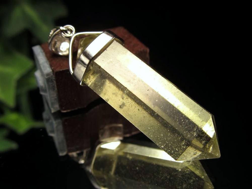 リビアングラス 隕石 アクセサリー ペンダント インパクトガラス