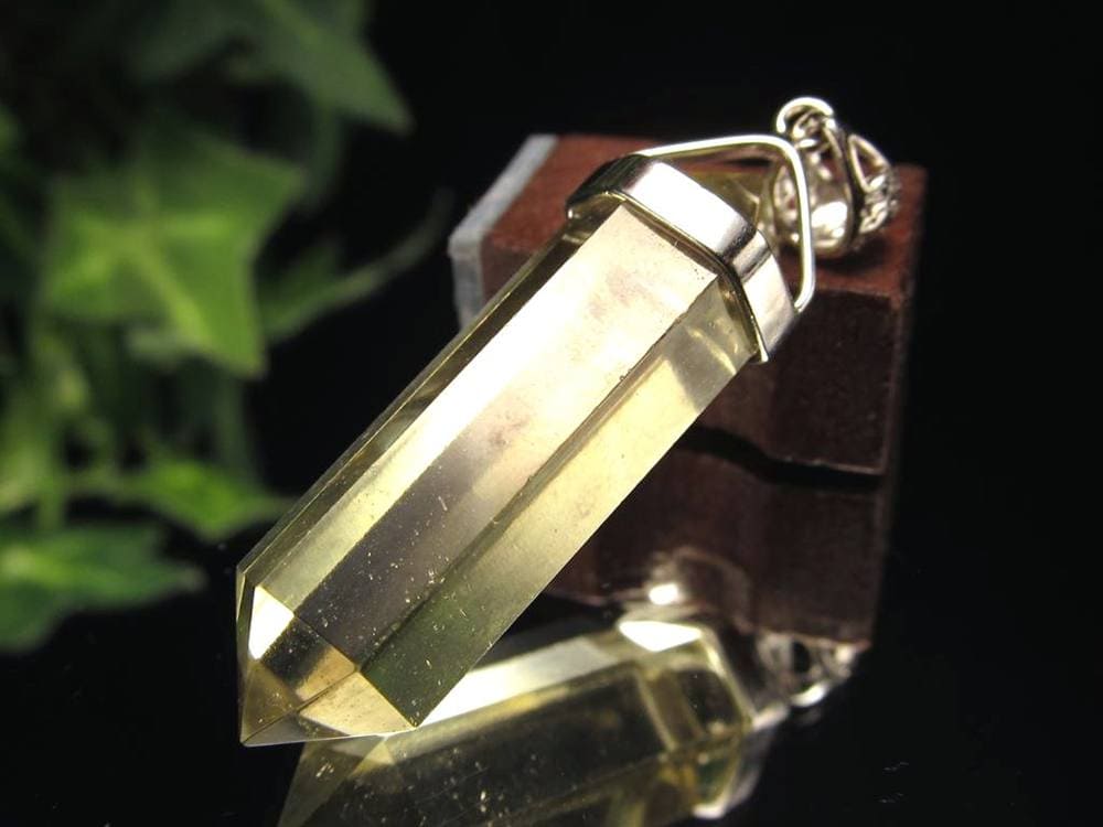 リビアングラス 隕石 アクセサリー ペンダント インパクトガラス