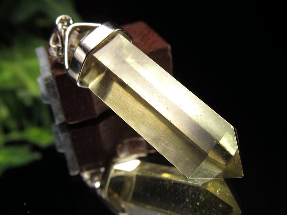 リビアングラス 隕石 アクセサリー ペンダント インパクトガラス