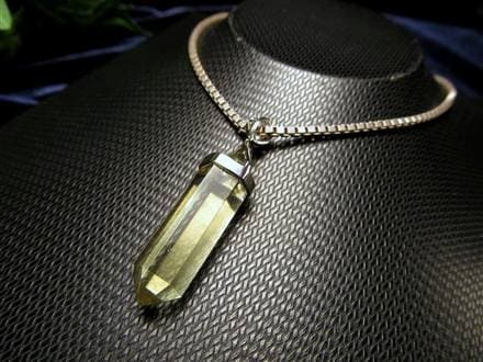 リビアングラス 隕石 アクセサリー ペンダント インパクトガラス