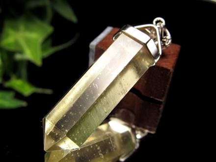 リビアングラス 隕石 アクセサリー ペンダント インパクトガラス