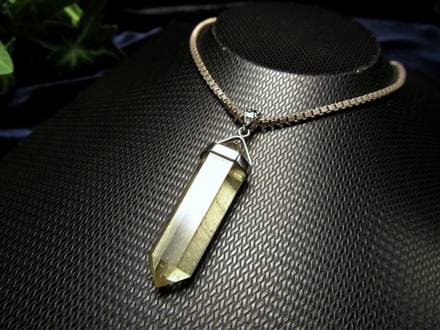 リビアングラス 隕石 アクセサリー ペンダント インパクトガラス