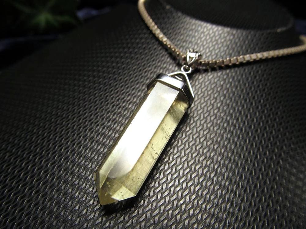 リビアングラス 隕石 アクセサリー ペンダント インパクトガラス