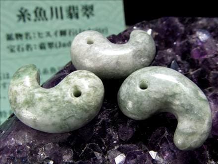 翡翠 勾玉 ジェイド 本翡翠 糸魚川
